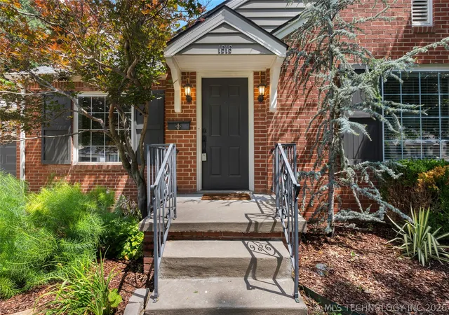 Photo 3 of Sale Pending at 1515 E 37th Street, Tulsa, OK 74105 | MLS# 2623029 | Listing updated on 2026-09-04