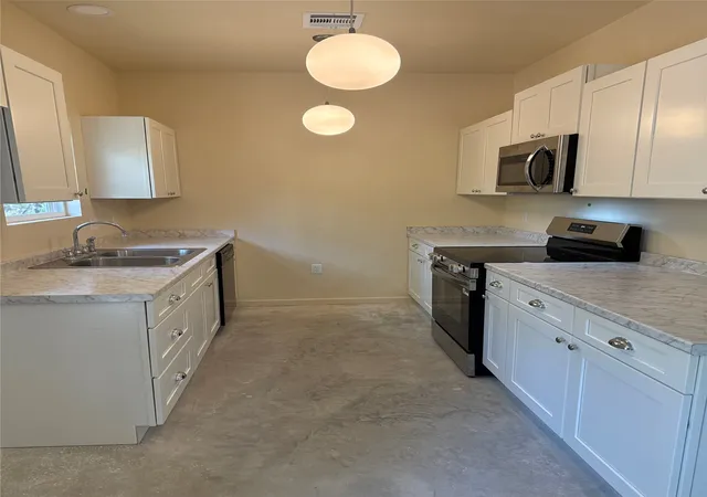 Photo 3 of Single family home for sale at 177 Sleepy Holw Trl, Eufaula, OK 74432 | MLS# 2623262 | Listing updated on 2026-09-09