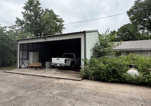 Photo 2 of Single family home for sale at 5430 S 25th Street, Muskogee, OK 74403 | MLS# 2623288 | Listing updated on 2026-09-04