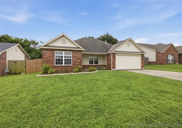 Photo 2 of Single family home for sale at 26160 E 90th Place S, Broken Arrow, OK 74014 | MLS# 2623338 | Listing updated on 2026-09-11