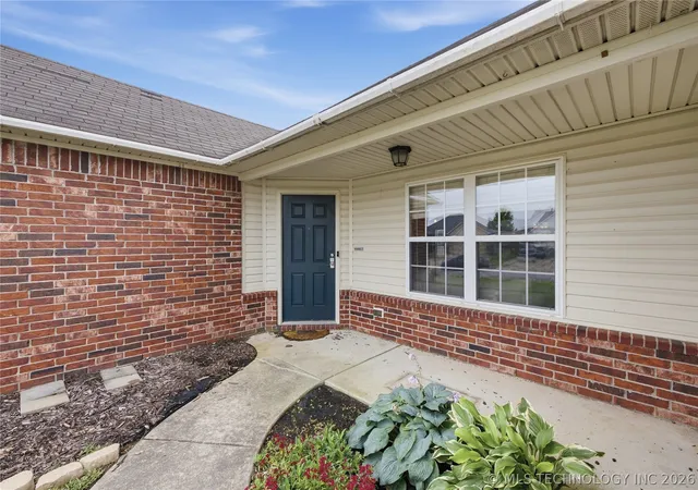 Photo 3 of Single family home for sale at 26160 E 90th Place S, Broken Arrow, OK 74014 | MLS# 2623338 | Listing updated on 2026-09-11