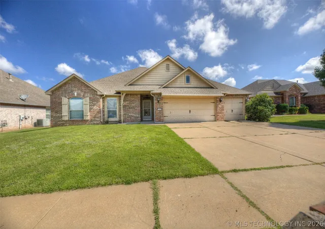 Photo 1 of Single family home for sale at 3318 E Fairmont Pl, Broken Arrow, OK 74014 | MLS# 2623299 | Listing updated on 2026-08-31