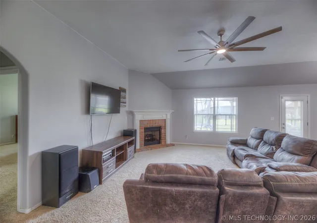 Photo 3 of Single family home for sale at 3318 E Fairmont Pl, Broken Arrow, OK 74014 | MLS# 2623299 | Listing updated on 2026-08-31