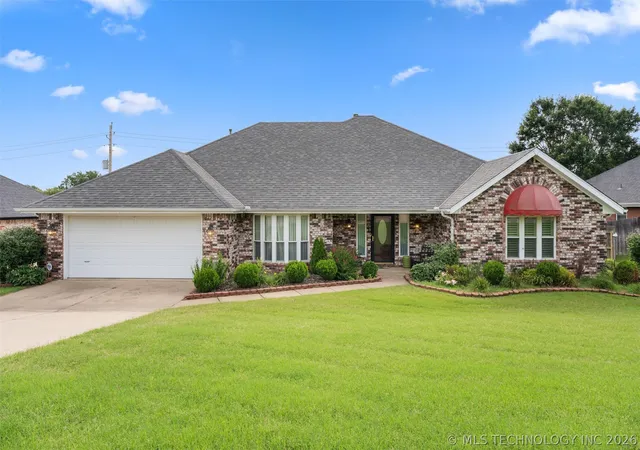 Photo 1 of Single family home for sale at 1018 Arbor Dr, Bartlesville, OK 74006 | MLS# 2623352 | Listing updated on 2026-09-10