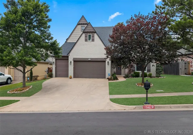 Photo 2 of Single family home for sale at 11942 S 92nd Eastavenue, Bixby, OK 74008 | MLS# 2623363 | Listing updated on 2026-08-31
