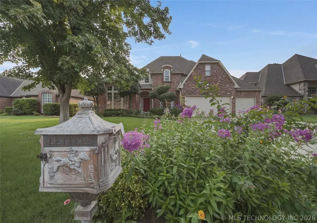 Photo 2 of Single family home for sale at 10238 S Hudson Pl, Tulsa, OK 74137 | MLS# 2623435 | Listing updated on 2026-08-30