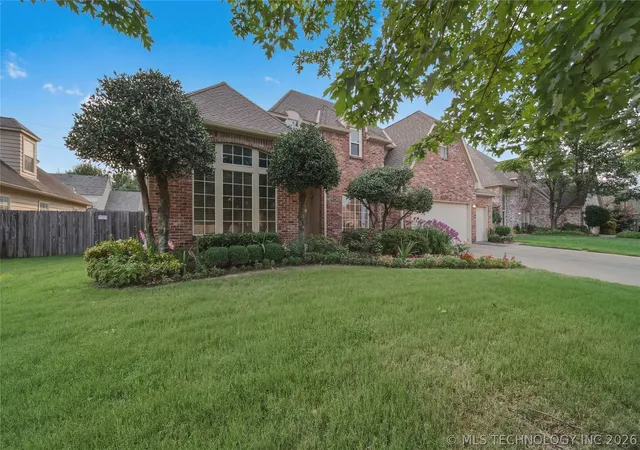 Photo 3 of Single family home for sale at 10238 S Hudson Pl, Tulsa, OK 74137 | MLS# 2623435 | Listing updated on 2026-08-30