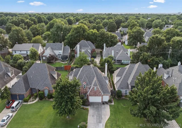 Photo 3 of Single family home for sale at 10238 S Hudson Pl, Tulsa, OK 74137 | MLS# 2623435 | Listing updated on 2026-08-30