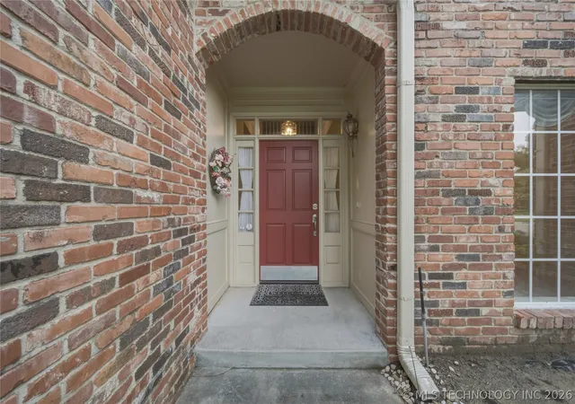 Photo 4 of Single family home for sale at 10238 S Hudson Pl, Tulsa, OK 74137 | MLS# 2623435 | Listing updated on 2026-08-30