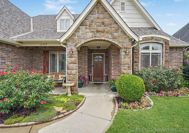 Photo 3 of Single family home for sale at 14559 S Courtney Ln, Glenpool, OK 74033 | MLS# 2623336 | Listing updated on 2026-09-13