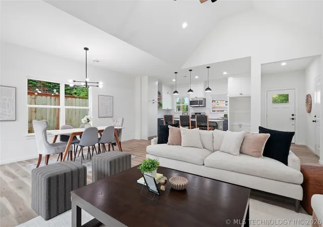 Photo 3 of Sale Pending at 1511 N Cheyenne Ave, Tulsa, OK 74106 | MLS# 2623494 | Listing updated on 2026-09-08
