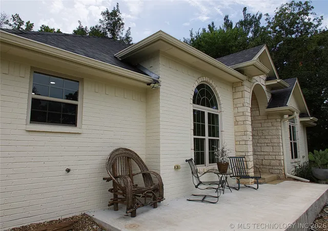 Photo 2 of Sale Pending at 2221 Shirley, Durant, OK 74701 | MLS# 2623245 | Listing updated on 2026-09-14