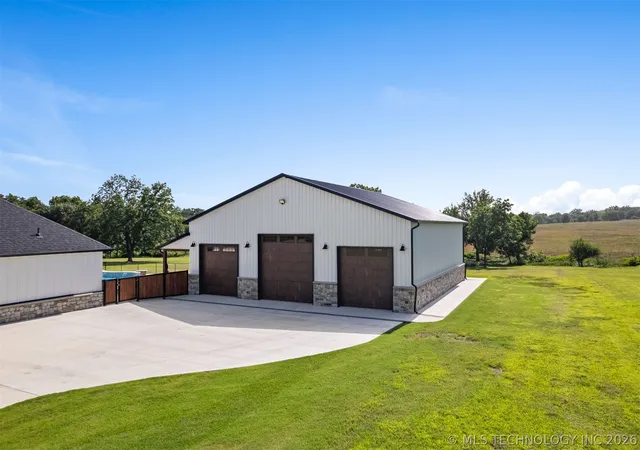 Photo 3 of Single family home for sale at 30419 North 3994 Dr, Ramona, OK 74061 | MLS# 2623543 | Listing updated on 2026-10-05