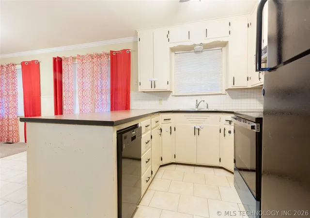 Photo 4 of Single family home for sale at 1604 E Osage Ave, Mc Alester, OK 74501 | MLS# 2621206 | Listing updated on 2026-09-03