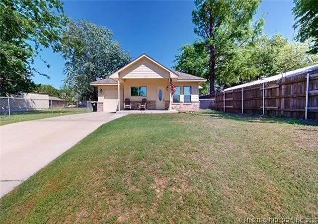 Photo 1 of Single family home for sale at 1831 E Oak Hills, Ada, OK 74820 | MLS# 2623591 | Listing updated on 2026-09-09