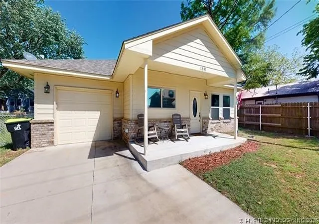 Photo 3 of Single family home for sale at 1831 E Oak Hills, Ada, OK 74820 | MLS# 2623591 | Listing updated on 2026-09-09