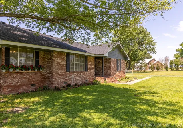 Photo 2 of Single family home for sale at 713 W Little Flower, Stigler, OK 74462 | MLS# 2622926 | Listing updated on 2026-09-08