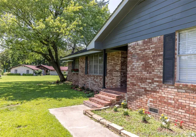 Photo 3 of Single family home for sale at 713 W Little Flower, Stigler, OK 74462 | MLS# 2622926 | Listing updated on 2026-09-08