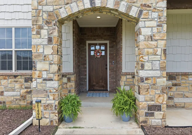 Photo 2 of Single family home for sale at 21401 E 104th Street S, Broken Arrow, OK 74014 | MLS# 2623366 | Listing updated on 2026-09-04
