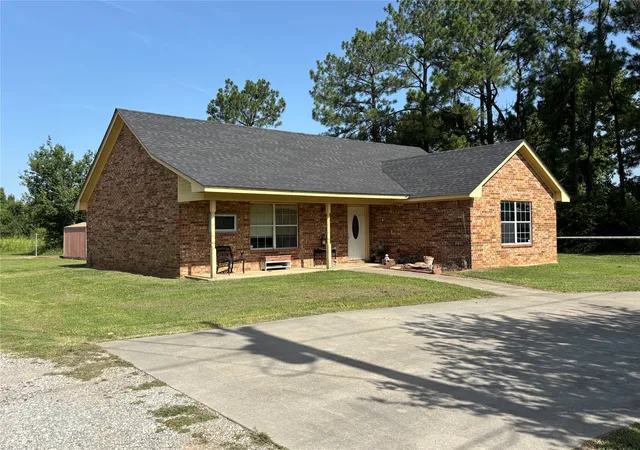 Photo 3 of Sale Pending at 1011 North 49th, Durant, OK 74701 | MLS# 2623403 | Listing updated on 2026-09-17