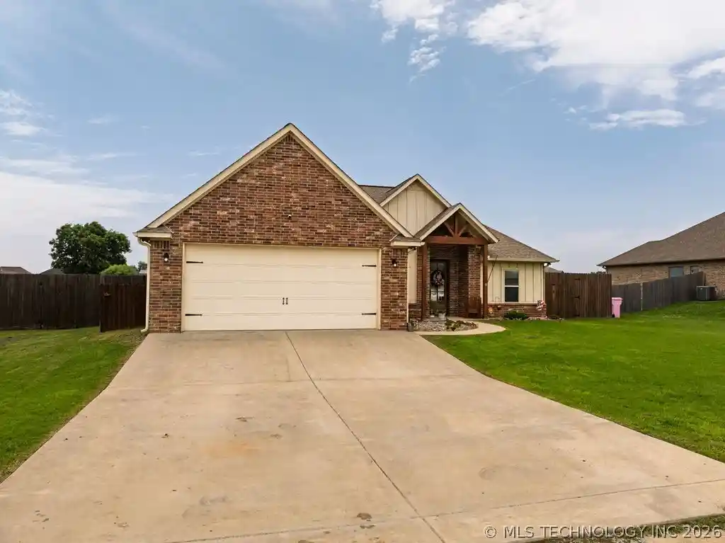 Photo 3 of Single family home for sale at 49 Paytons Pl, Durant, OK 74701 | MLS# 2623748 | Listing updated on 2026-10-27