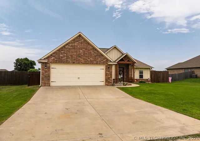 Photo 3 of Single family home for sale at 49 Paytons Pl, Durant, OK 74701 | MLS# 2623748 | Listing updated on 2026-09-03