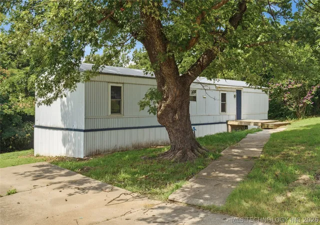 Photo 3 of Manufactured home for sale at 10231 Heritage Hills Dr, Sand Springs, OK 74063 | MLS# 2623808 | Listing updated on 2026-10-06