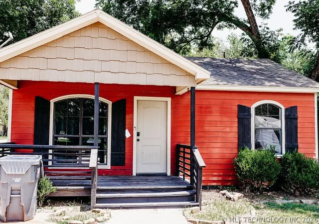 Photo 2 of Single family home for sale at 1102 Culbertson St Sw, Ardmore, OK 73401 | MLS# 2623050 | Listing updated on 2026-09-14