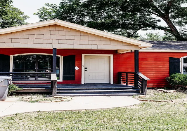 Photo 3 of Single family home for sale at 1102 Culbertson St Sw, Ardmore, OK 73401 | MLS# 2623050 | Listing updated on 2026-09-14