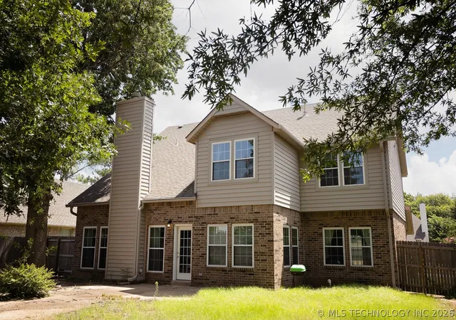 Photo 2 of Single family home for sale at 904 N Hemlock Ave, Broken Arrow, OK 74012 | MLS# 2623751 | Listing updated on 2026-10-07