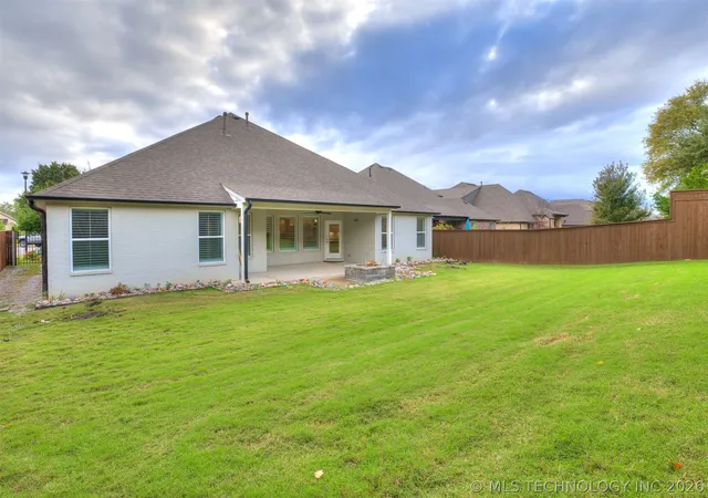 Photo 5 of Single family home for sale at 9745 E 116th Place S, Bixby, OK 74008 | MLS# 2623913 | Listing updated on 2026-08-30