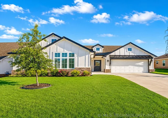 Photo 1 of Sale Pending at 7402 E 89th Street N, Owasso, OK 74055 | MLS# 2623999 | Listing updated on 2026-09-08