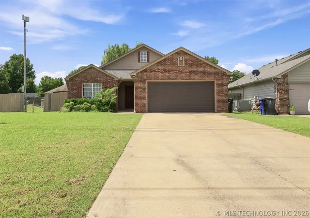 Photo 1 of Single family home for sale at 21440 E 36th Street S, Broken Arrow, OK 74014 | MLS# 2624004 | Listing updated on 2026-09-12