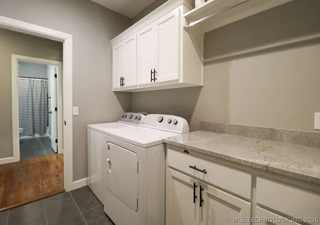 Photo 3 of Sale Pending at 8716 E Detroit St, Broken Arrow, OK 74014 | MLS# 2621533 | Listing updated on 2026-09-04