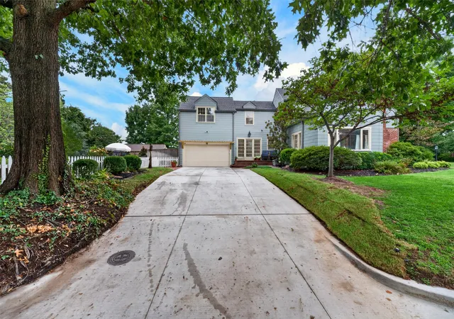 Photo 2 of Sale Pending at 2504 S Boston Pl, Tulsa, OK 74114 | MLS# 2624096 | Listing updated on 2026-09-17