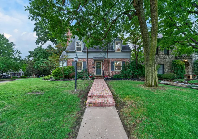 Photo 3 of Sale Pending at 2504 S Boston Pl, Tulsa, OK 74114 | MLS# 2624096 | Listing updated on 2026-09-17