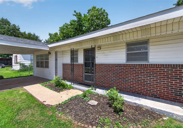 Photo 4 of Single family home for sale at 202 N Talihina St, Salina, OK 74365 | MLS# 2624090 | Listing updated on 2026-09-08
