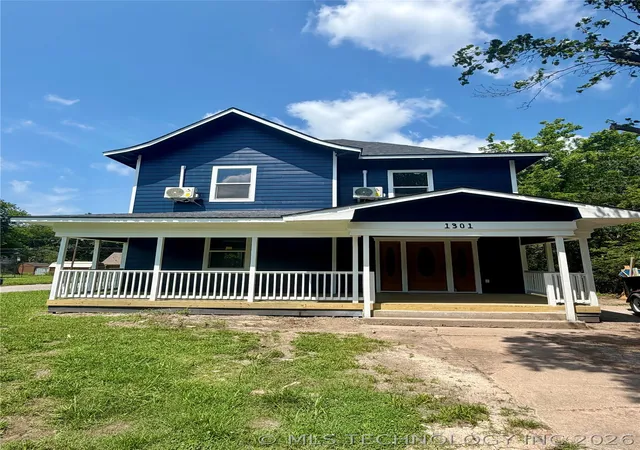 Photo 3 of Sale Pending at 1301 Summit St, Muskogee, OK 74403 | MLS# 2623923 | Listing updated on 2026-09-10