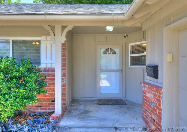 Photo 3 of Sale Pending at 3830 S 90th Eastavenue, Tulsa, OK 74145 | MLS# 2624058 | Listing updated on 2026-08-31