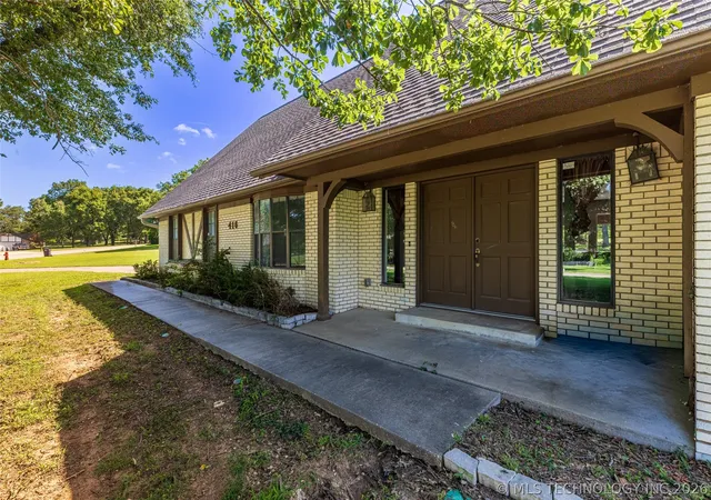 Photo 2 of Single family home for sale at 416 Timbercrest Rd, Catoosa, OK 74015 | MLS# 2624110 | Listing updated on 2026-08-31