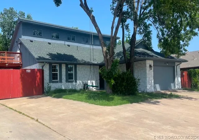 Photo 2 of Sale Pending at 4014 S 100th Eastavenue, Tulsa, OK 74146 | MLS# 2623674 | Listing updated on 2026-09-14