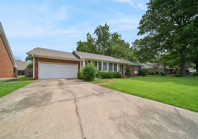 Photo 3 of Sale Pending at 306 E 16th Street, Claremore, OK 74017 | MLS# 2623224 | Listing updated on 2026-09-11