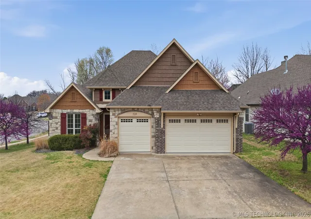 Photo 1 of Sale Pending at 1124 W Fargo Dr, Broken Arrow, OK 74012 | MLS# 2624085 | Listing updated on 2026-10-06