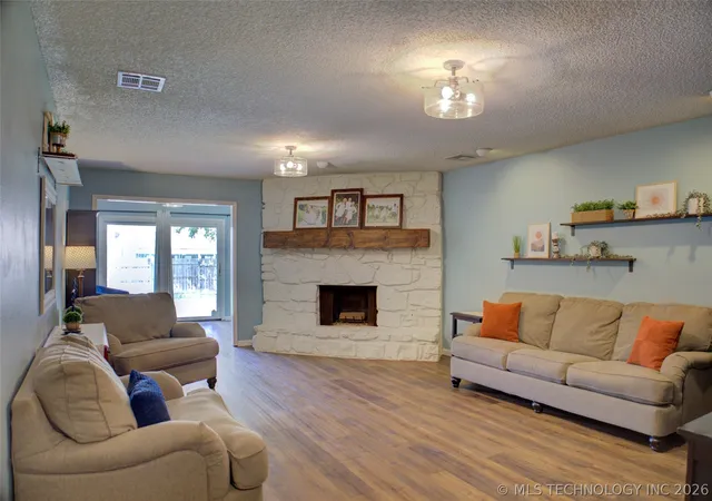Photo 4 of Sale Pending at 6518 S 110th Eastavenue, Tulsa, OK 74133 | MLS# 2623727 | Listing updated on 2026-09-03