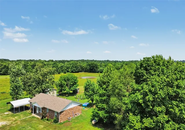 Photo 2 of Single family home for sale at 3034 E Davis Fld Rd, Muskogee, OK 74403 | MLS# 2624334 | Listing updated on 2026-08-31