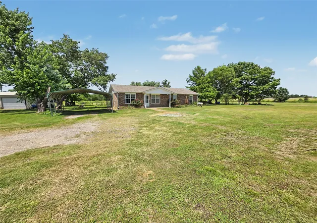 Photo 3 of Single family home for sale at 3034 E Davis Fld Rd, Muskogee, OK 74403 | MLS# 2624334 | Listing updated on 2026-08-31