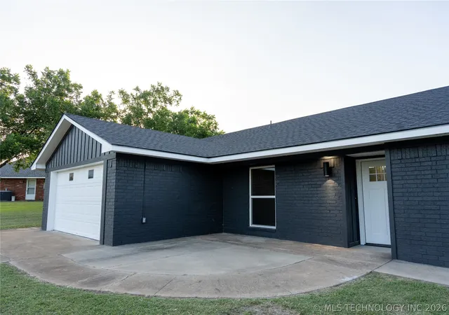 Photo 4 of Sale Pending at 6976 Lakeside Cir, Kingston, OK 73439 | MLS# 2623716 | Listing updated on 2026-09-09