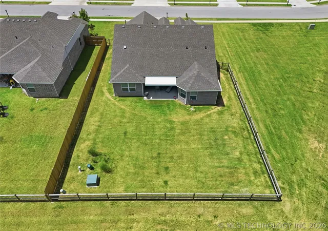 Photo 2 of Sale Pending at 3848 E 144th Place S, Bixby, OK 74008 | MLS# 2624366 | Listing updated on 2026-09-14