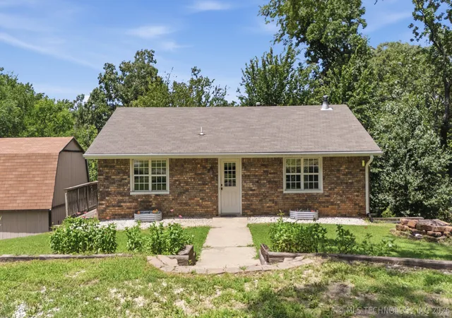 Photo 1 of Single family home for sale at 13685 E Crestview Dr, Claremore, OK 74019 | MLS# 2624383 | Listing updated on 2026-09-11