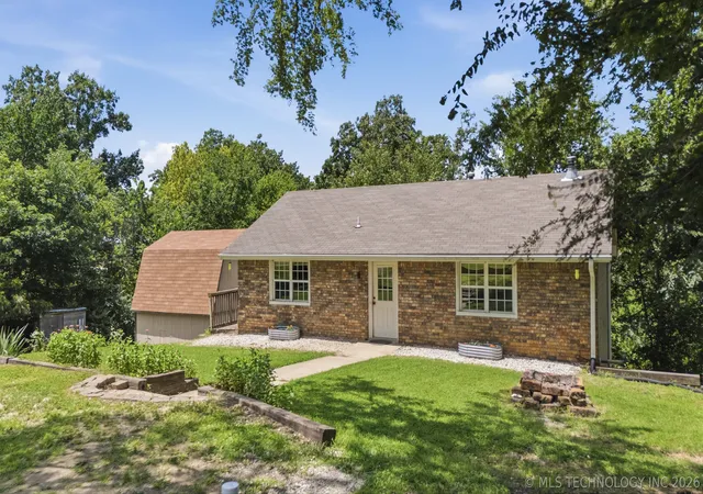 Photo 2 of Single family home for sale at 13685 E Crestview Dr, Claremore, OK 74019 | MLS# 2624383 | Listing updated on 2026-09-11